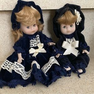 NEW Charming set of vintage porcelain twins dolls.Perfect for collectors. Italy.
